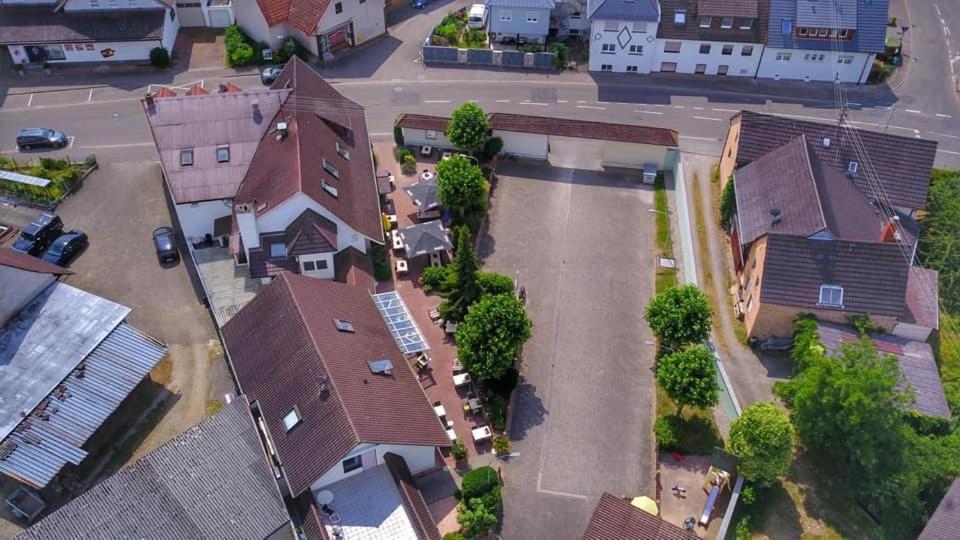 Hirschen Apartments Reute  エクステリア 写真