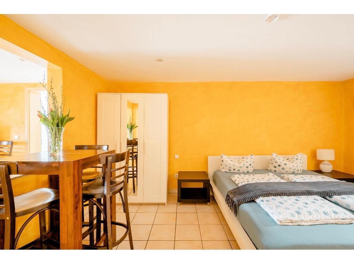 Hirschen Apartments Reute  エクステリア 写真